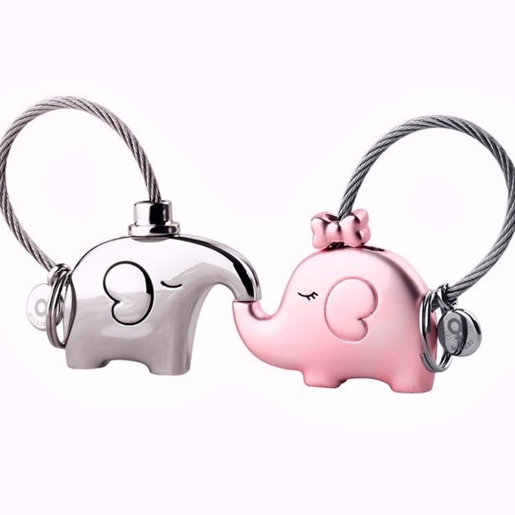 ADORABLE ELEPHANT LOVE KEY CHAIN SET - Picture 4 of 5